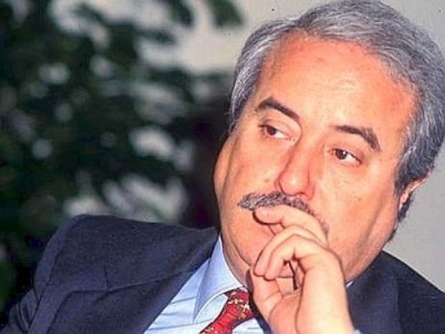 Mafia: Mattarella, dopo strage scoramento ma paura non ha vinto Mafia: Mattarella, dopo strage scoramento ma paura non ha vinto
