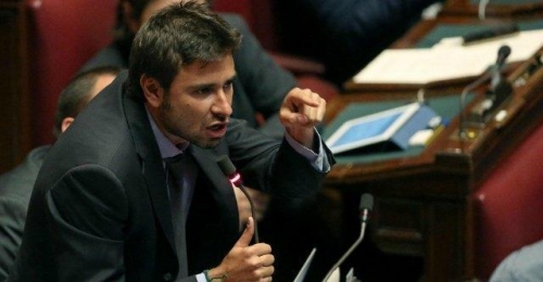 M5S, Di Battista e l'addio su Facebook: